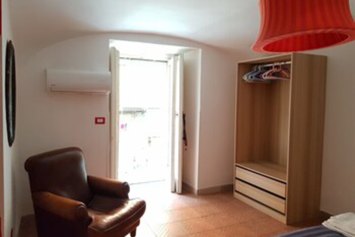 Room 66 of 76