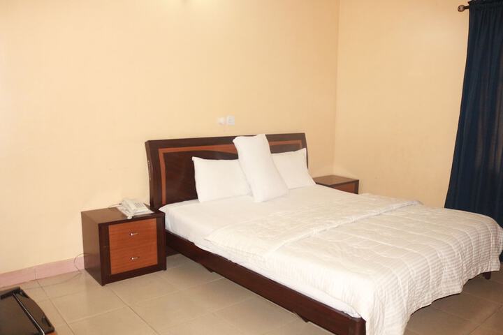 Room 8 of 22