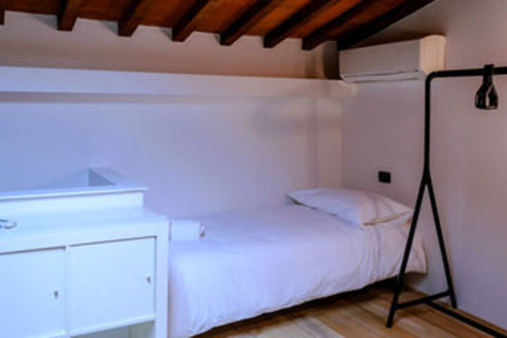 Room 69 of 161