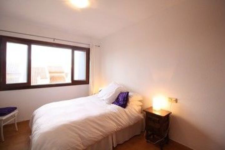 Room 17 of 38