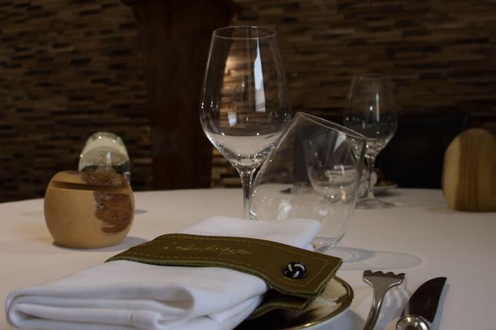 Dining 32 of 41