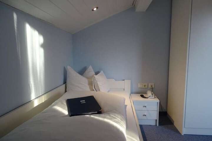 Room 9 of 52