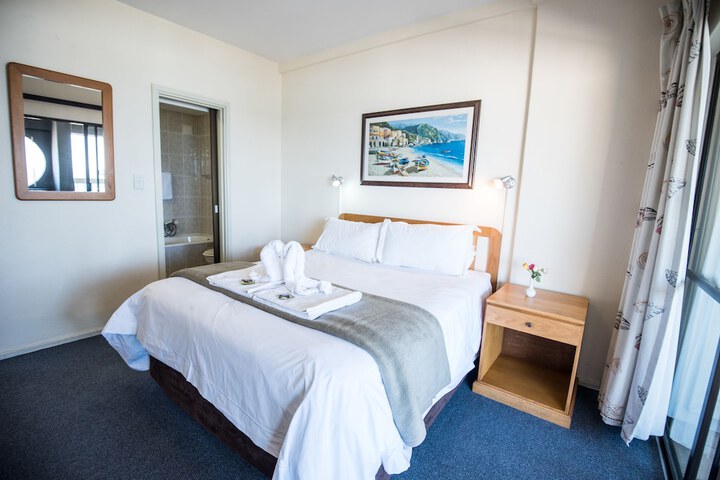 Room 4 of 83