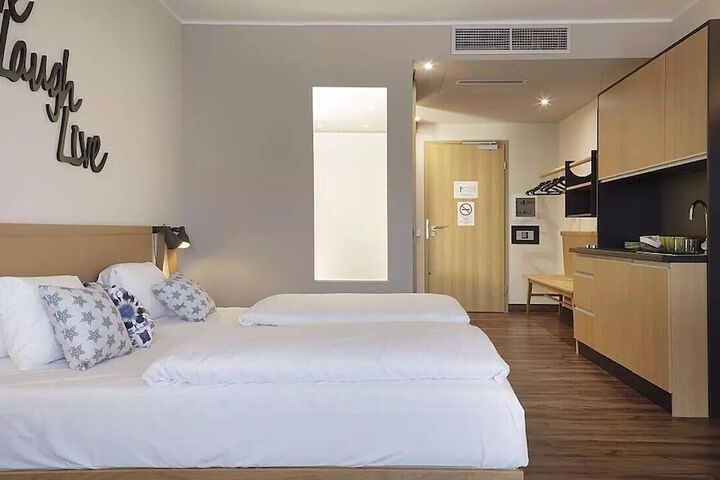 Room 30 of 53