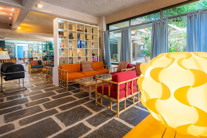 Guest Lobby