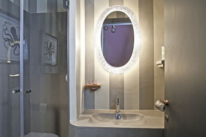 Clean Restrooms