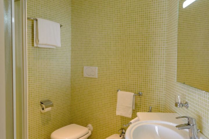 Room 44 of 73
