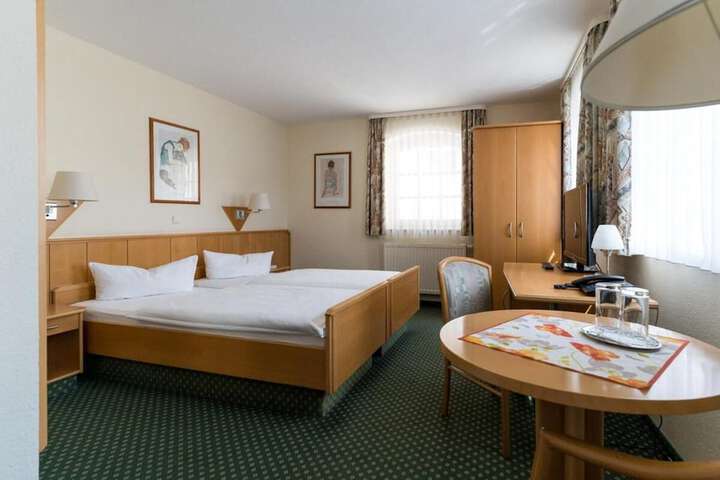 Room 12 of 60