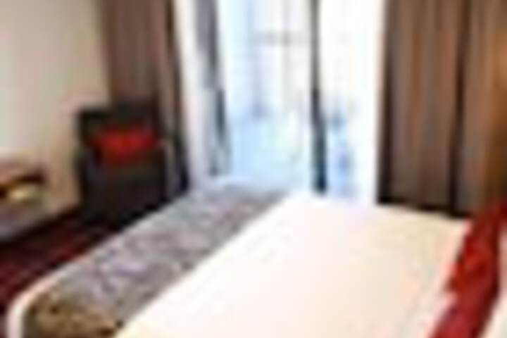Room 95 of 237