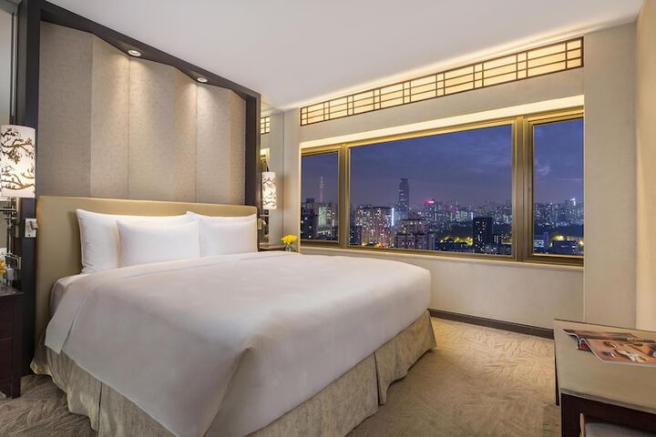 Room 30 of 180