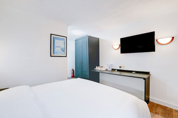 Room 20 of 29