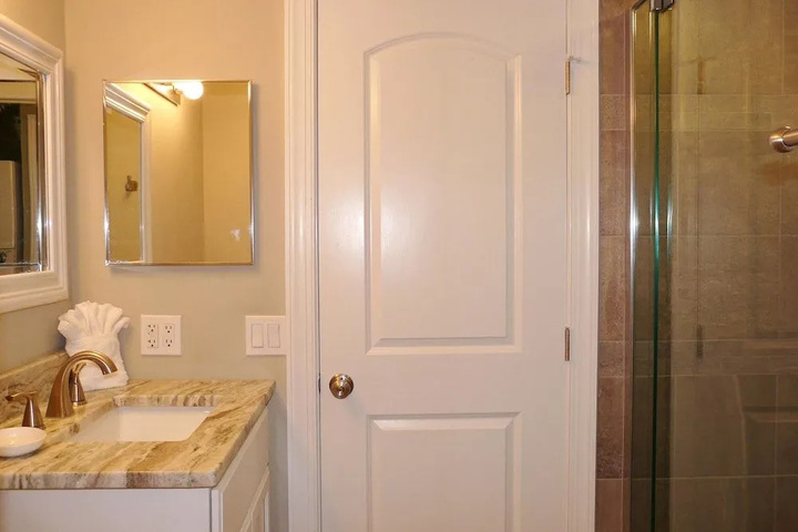 Room 2 of 18
