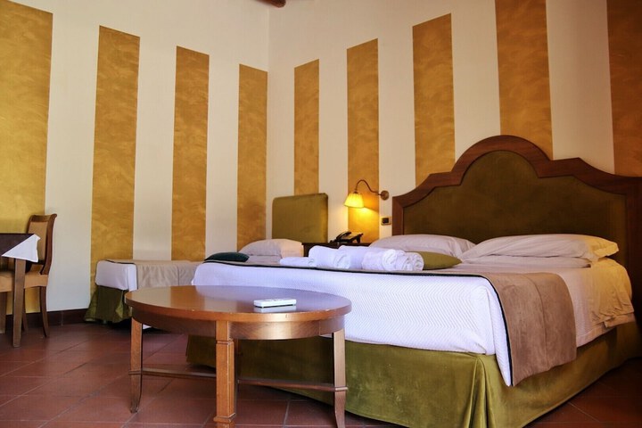 Room 15 of 72