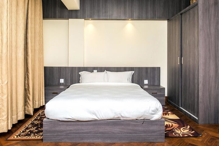 Room 2 of 39