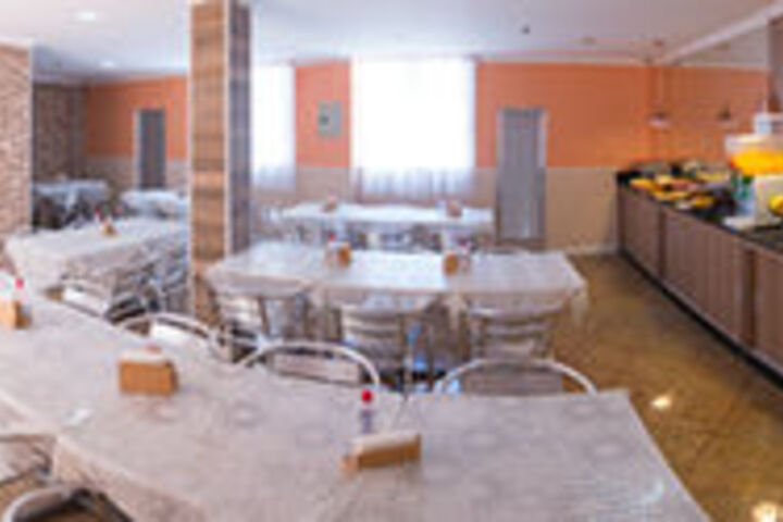 Dining 14 of 78
