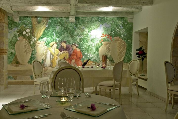 Dining 15 of 23