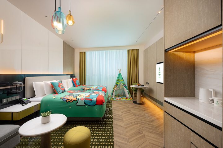 Room 10 of 63