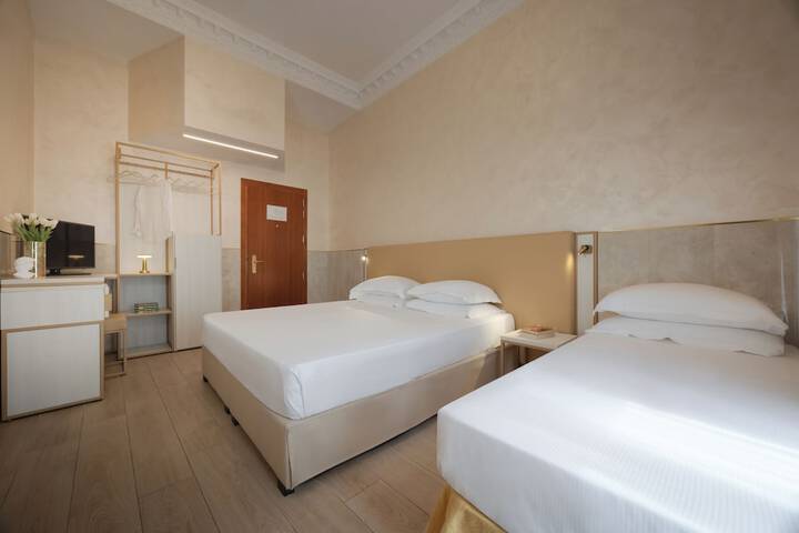 Room 45 of 100