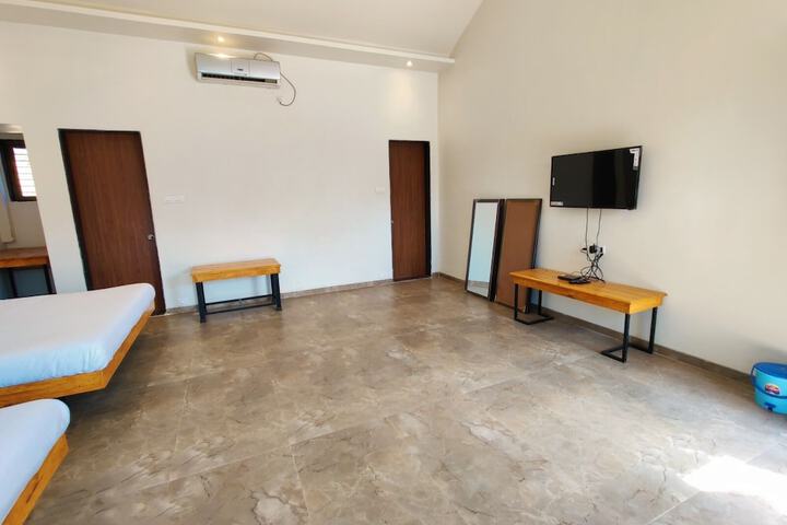 Room 16 of 107