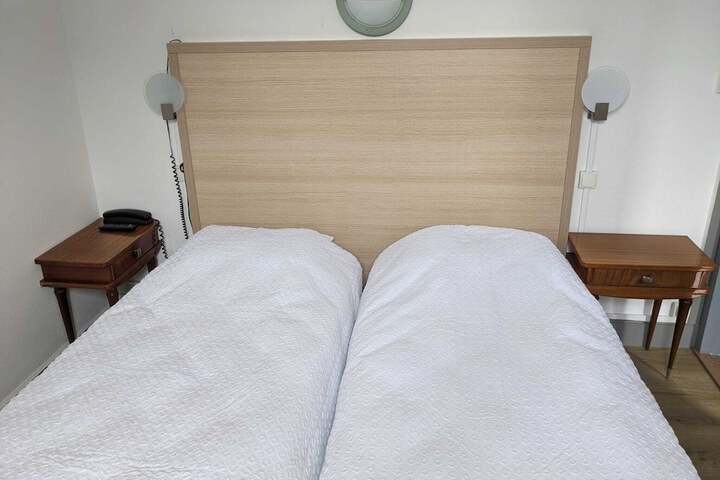 Room 5 of 19
