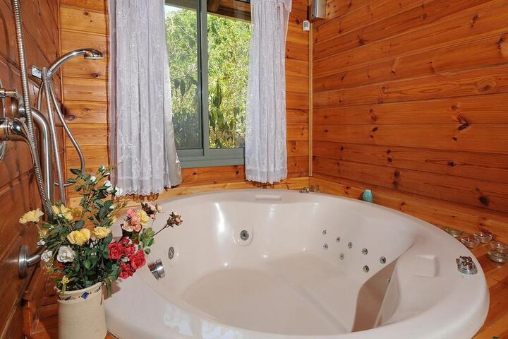 Hot Tub 8 of 21
