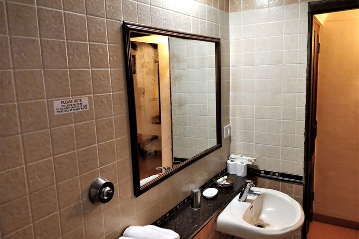 Room 48 of 111