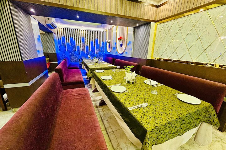 Dining 37 of 64