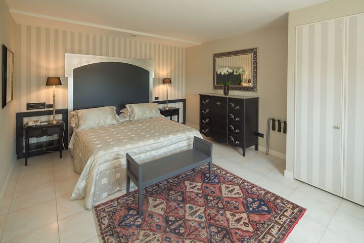 Room 8 of 161
