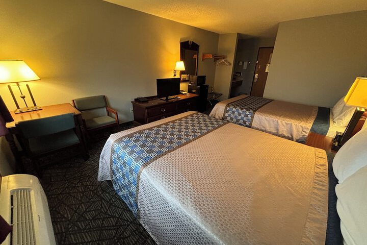 Room 15 of 28