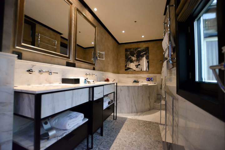 Room 65 of 87