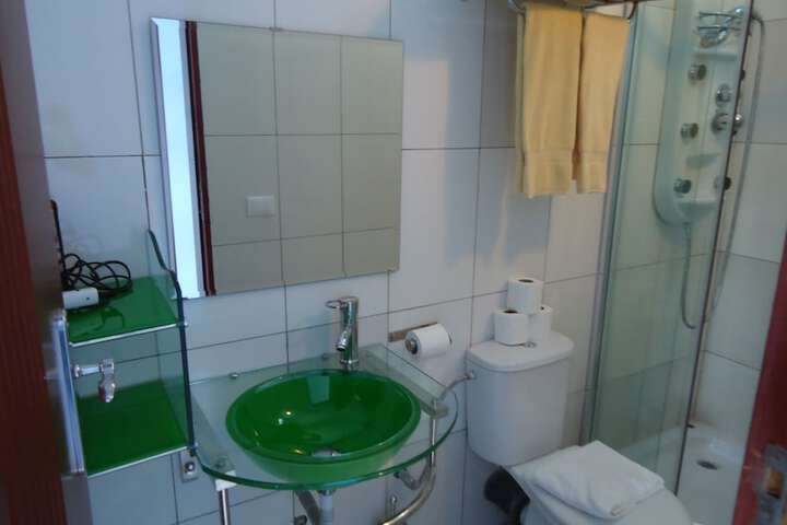 Room 57 of 77