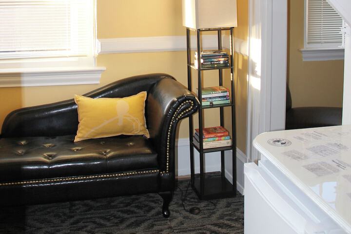 Room 63 of 212