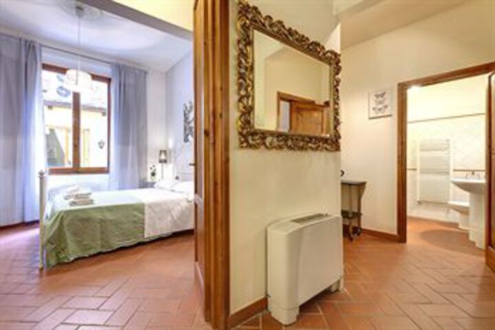 Room 33 of 166