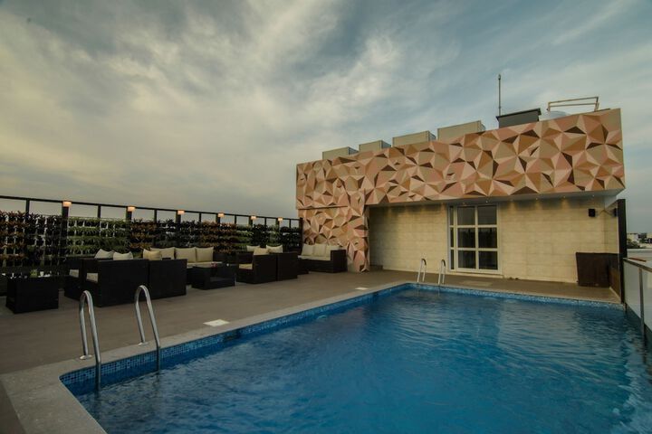 Pool 37 of 79