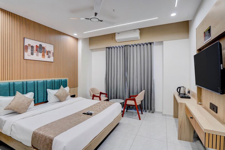 Room 10 of 25