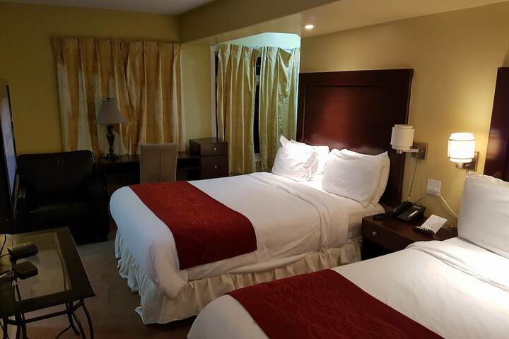 Deluxe 2 Queen Beds (8 of 39)