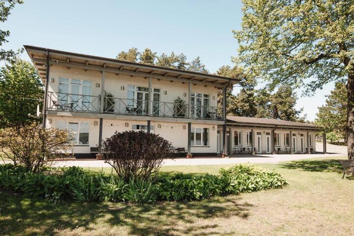 Exterior of Oāze Lilastē