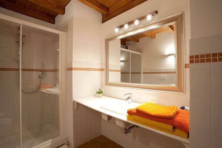 Room 18 of 26