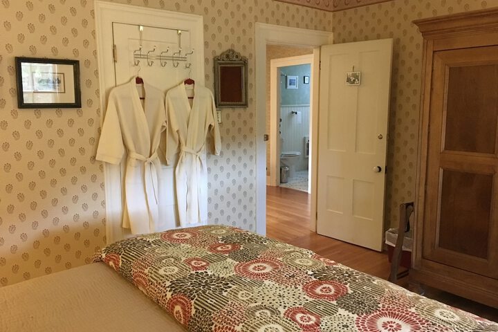 Room 4 of 48