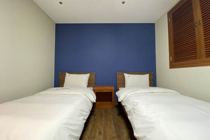 Room 22 of 73