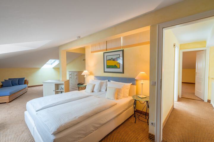 Room 4 of 44
