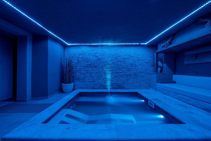Spa 44 of 58
