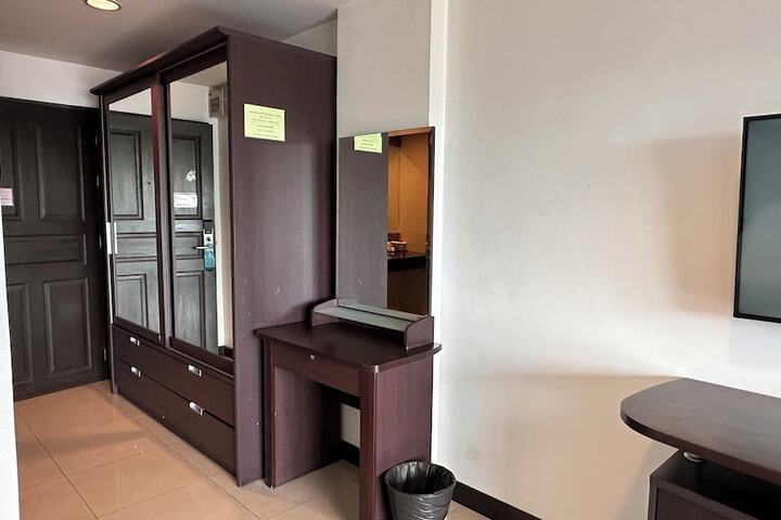 Room 29 of 46