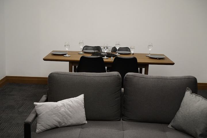 Room 13 of 36