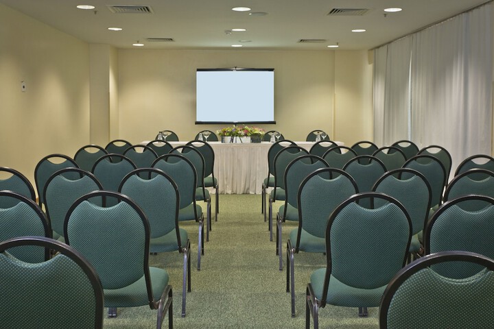 Business Center 81 of 113