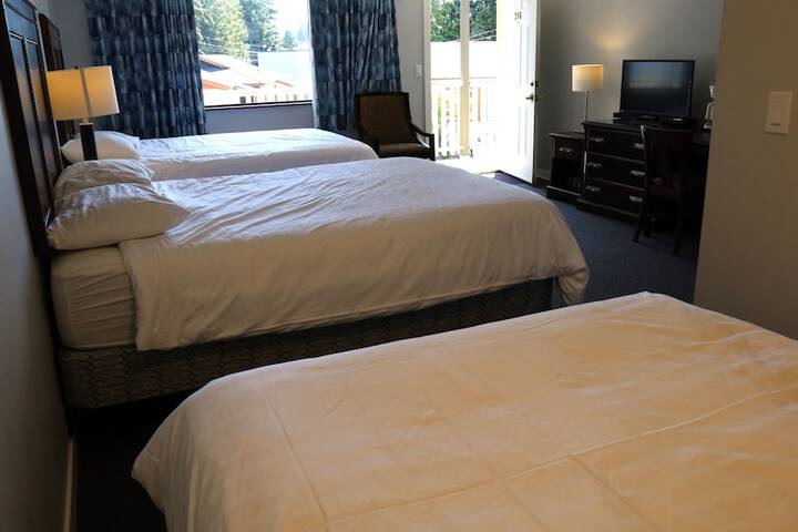 Room 6 of 34