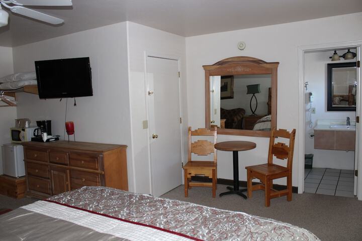 Room 10 of 104