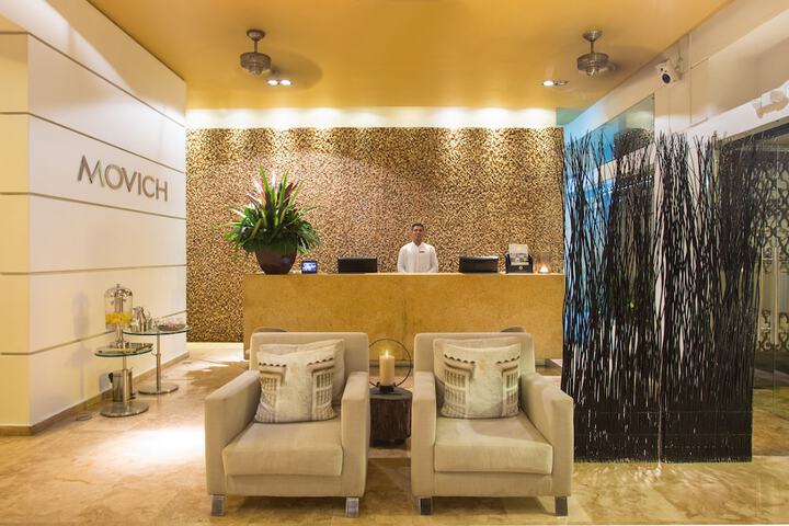 Entrance & Lobby