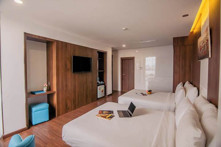 Room 13 of 76