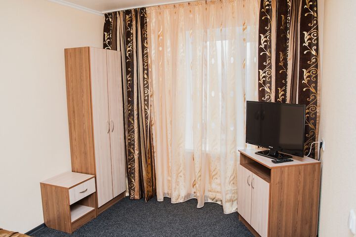 Room 7 of 28